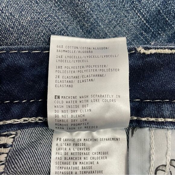 Miss Me Mid Rise Capri Straight Leg Jeans Medium Wash Peace Sign Crops Size 28 - Picture 12 of 13